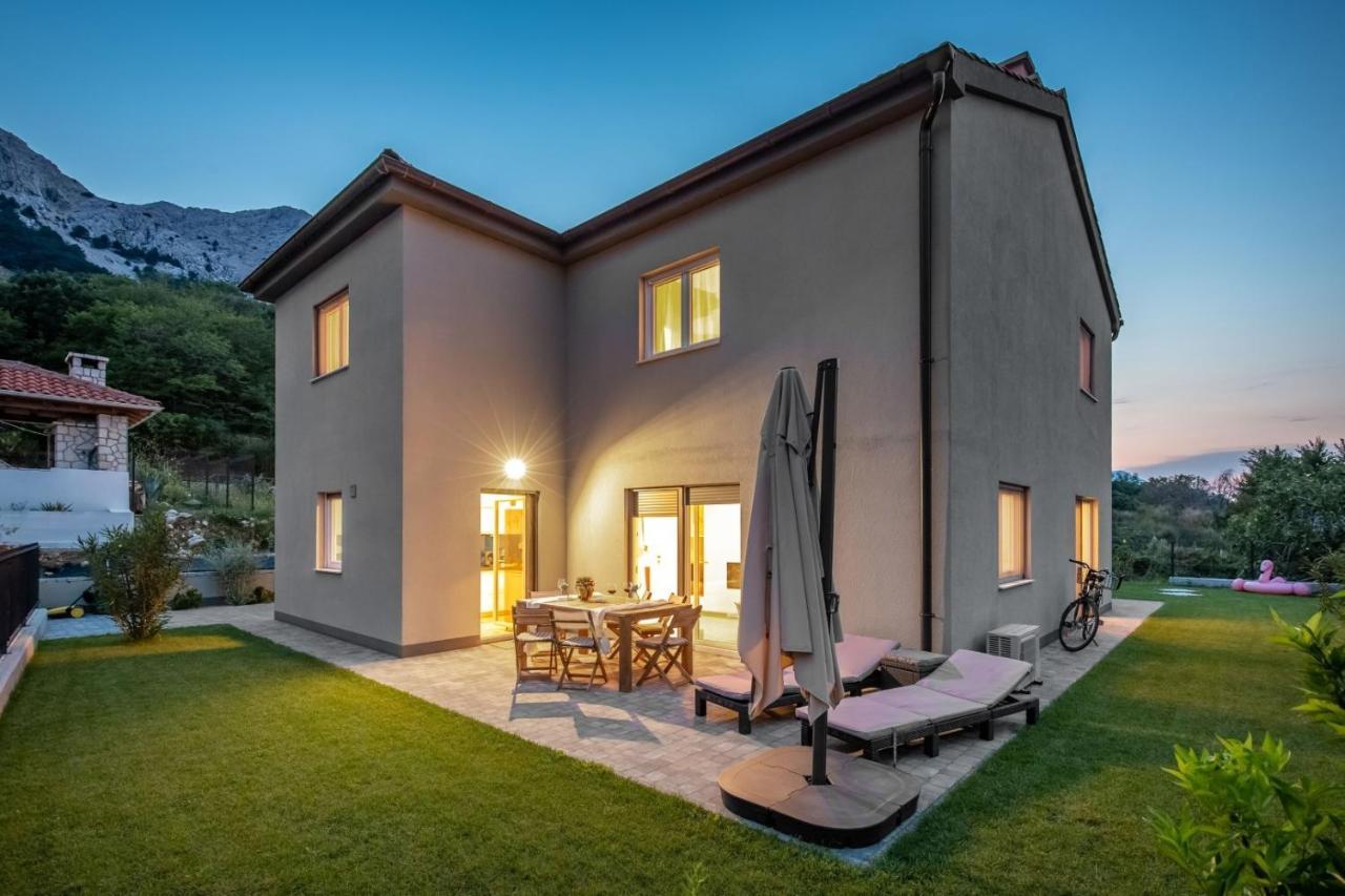Tarari Luxury Apartment Baska  Exterior photo