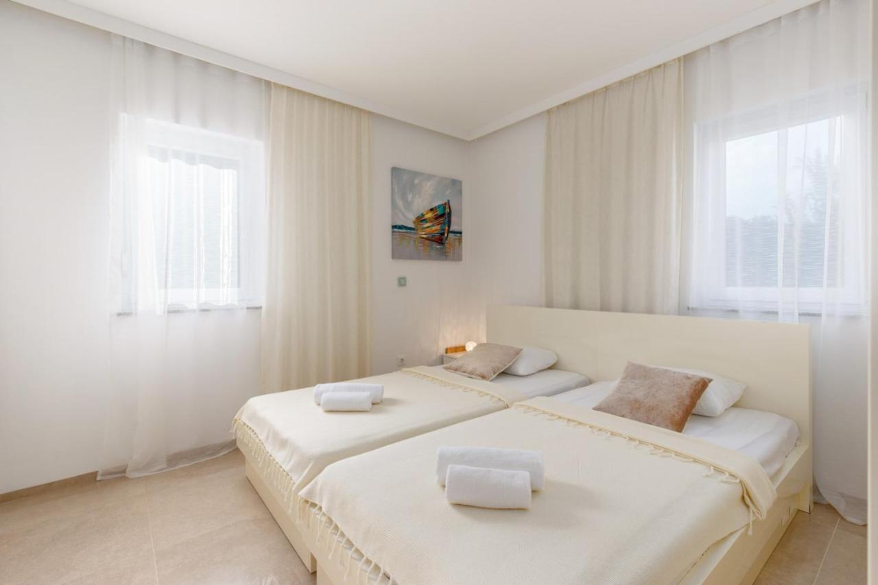 Tarari Luxury Apartment Baska  Exterior photo